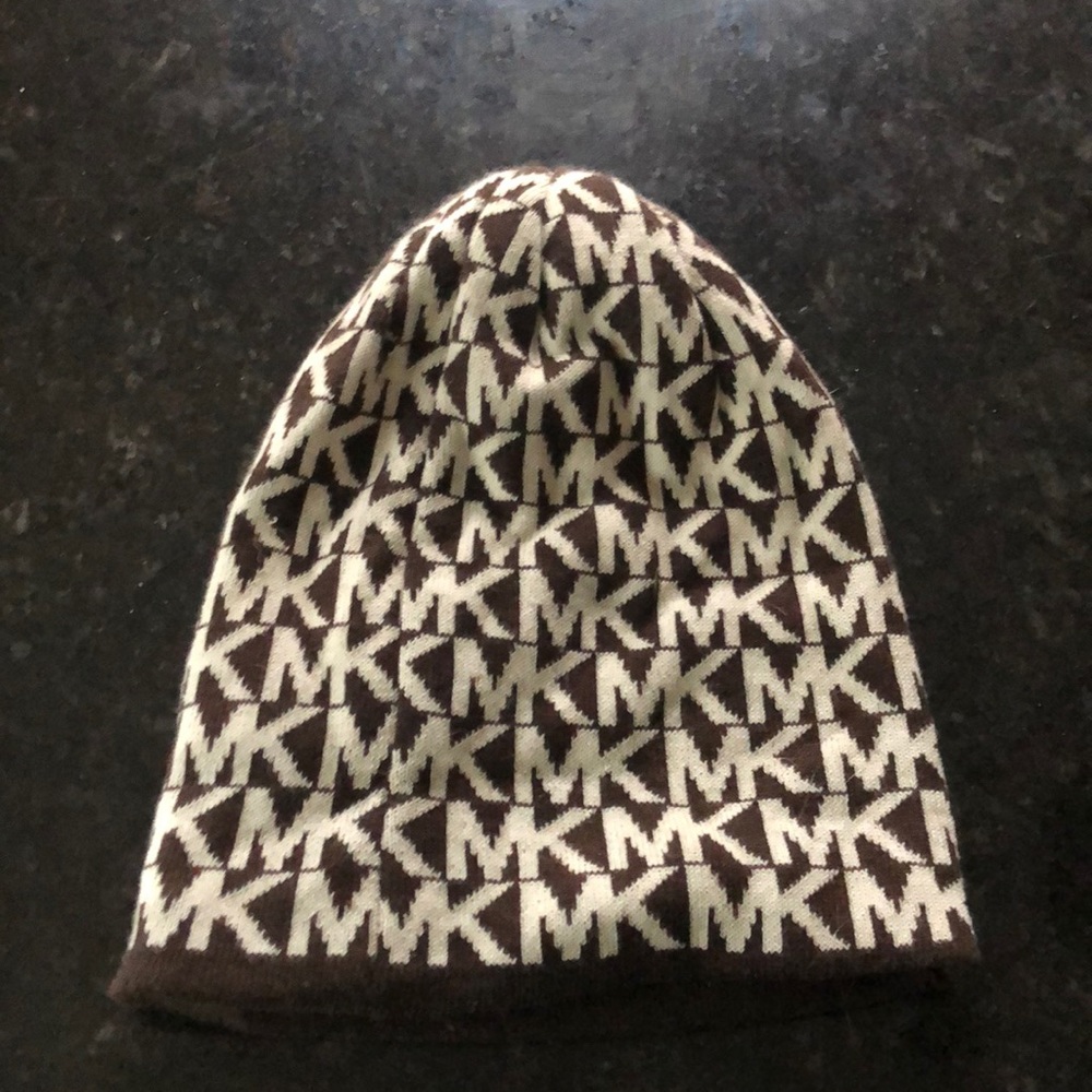 Michael kors scarf and hat - Picture 6 of 7